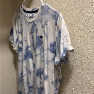 Curved tee hollister